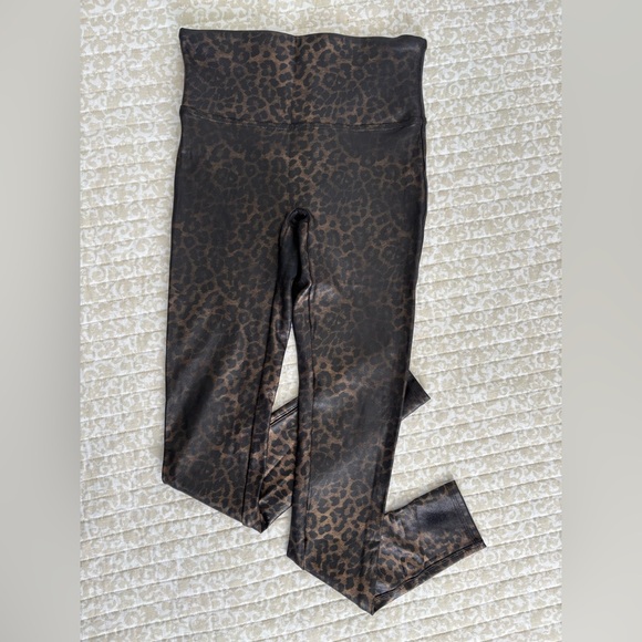 SPANX Luxe Faux Leather Leggings | Leopard Shine | Limited Edition | Size M - Picture 4 of 15